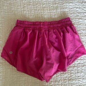lululemon athletica Women's 2.5 Hotty Hot shorts